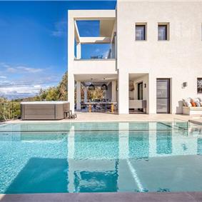 4 bedroom villa with pool in Acharavi, Corfu, sleeps 8